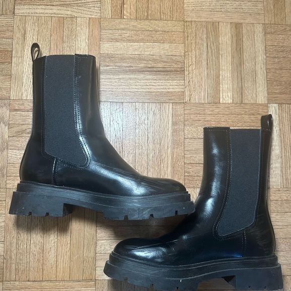 Zara Flat Lug Sole Chelsea Ankle Boots - Picture 6 of 8